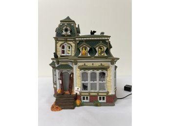 Department 56: Haunted Mansion W/rotating Projector Screen