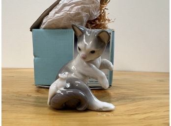 Lladro Cat With Mouse On Tail