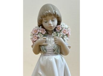Lladro Girl With Bouquet