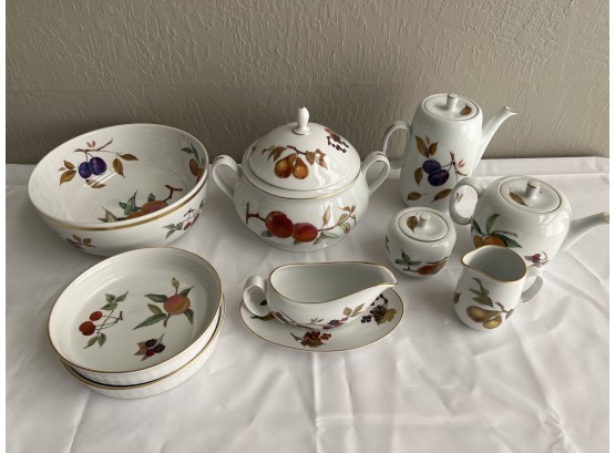 Royal Worcester Evesham Coffee Tea Pots And Other Serving Pieces