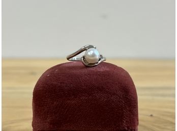14k White Gold Pearl Ring -- Size 6