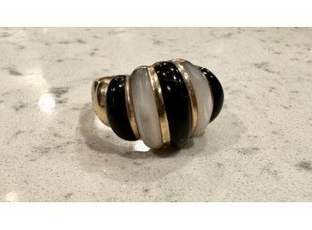 14k Ring With White And Black Stones