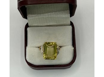 14K Yellow Gold Peridot Ring With Diamonds