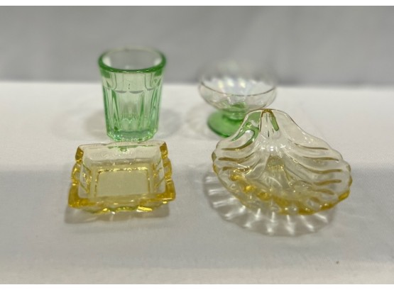 Assorted Small Glassware