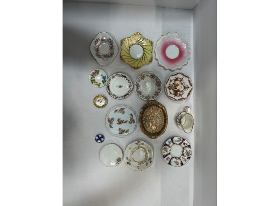 Set Of 15 Pieces Of Miniature Plates And Pitcher