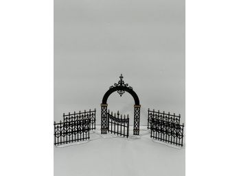 Department 56 Heritage Village Collection 'Victorian Wrought Iron Fence & Gate'