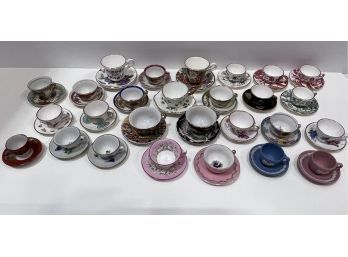 Box Lot Of Cups And Saucers-minatures