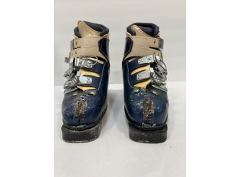Vintage Humanic Ladies Ski Boots