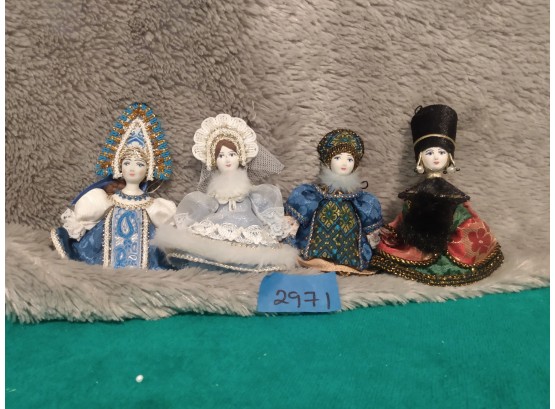 Traditional Russian Costume Dolls (4)