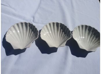A Trio Of  Clamshell Shaped Pottery Made By Frankoma