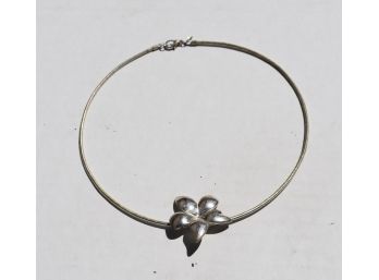 Flower Necklace Marked Avon
