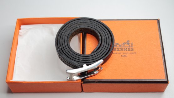 HERMES LEATHER BLACK BELT BUCKLE BRACELET AUTHENTIC - COMES WITH BOX - GREAT CONDITION - JEWELRY