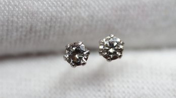 PLATINUM DIAMOND EARRINGS 0.20CTW, .28 GRAMS, NATURAL GEMSTONE FINE PRECIOUS JEWELRY LUXURY DIAMONDS