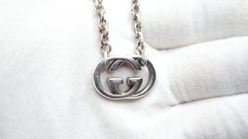 GUCCI UNISEX PENDANT NECKLACE INTERLOCKING STERLING SILVER G LOGO CUT OUT MADE IN ITALY SIGNATURE RIBBED