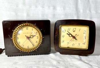 Lot 2 Vintage General Electric Bakelite Clocks