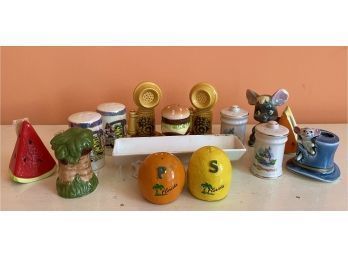 Lot Figural Items Inc. Disney Salt & Pepper Shakers & Toothpick Holders
