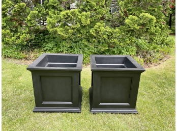 Pair Of 2 Never Used Large Mayne Fairfield Planters