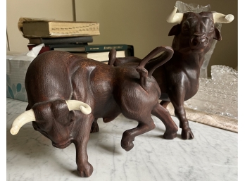 Pair Ceramic Bulls