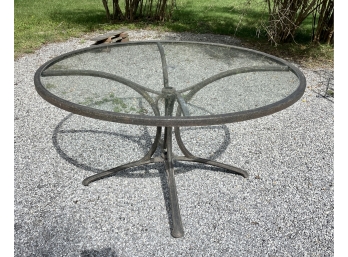 Large Circular Outdoor Table With Metal Base, Seats 6!