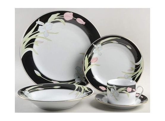Vanessa By Fairfield Fine China 5 Piece Place Setting - Service For 8