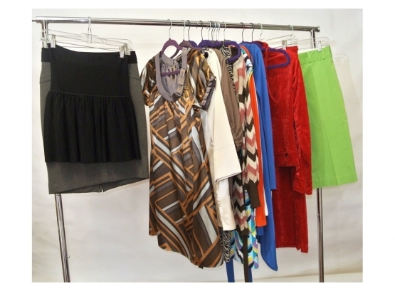 BCBG Clothing Group - 16 Pieces -Sizes XS, S M & 4
