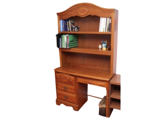 Young America By Stanley Desk With Hutch 44 X 17 1/2 X 75
