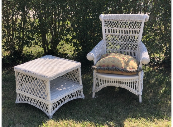 Old Wicker Lounge Chair And Side Table With Braided Accent / Trim