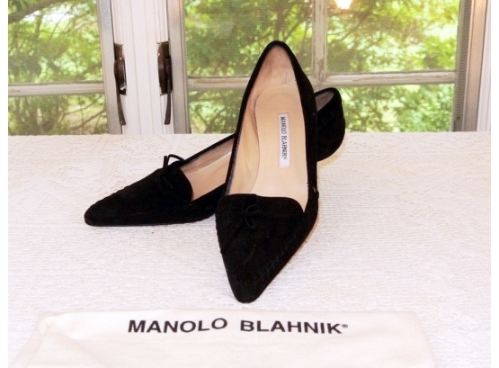 Pair Manolo Blahnik Black SuedePumps - Size 38½ (European)