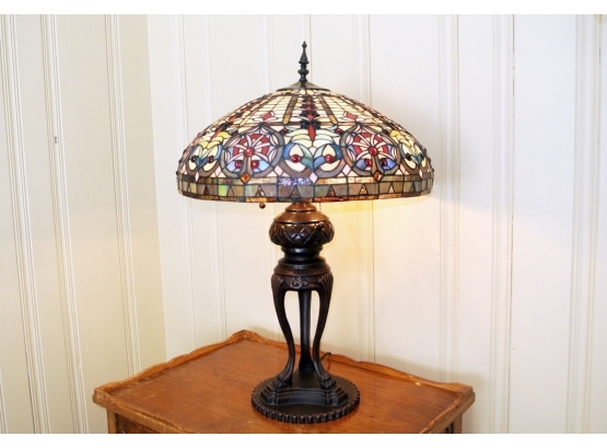 Beautiful Tiffany Style Stained Glass Table Lamp