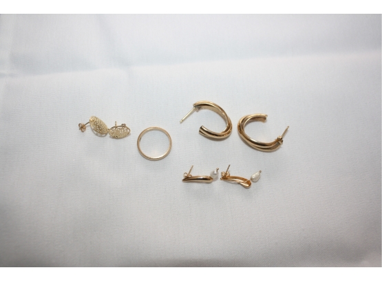 14k Gold Earring And Ring Lot