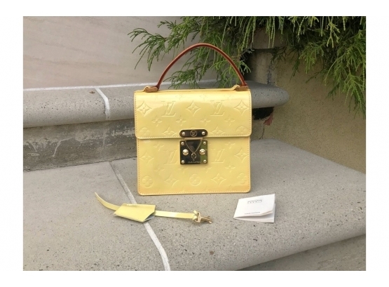 Louis Vuitton Vernis Spring Street Lime Bag (Retails For $1,400)