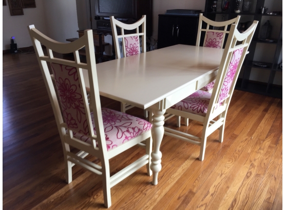 Beautiful Single Drawer Farmhouse Table With Four Chairs