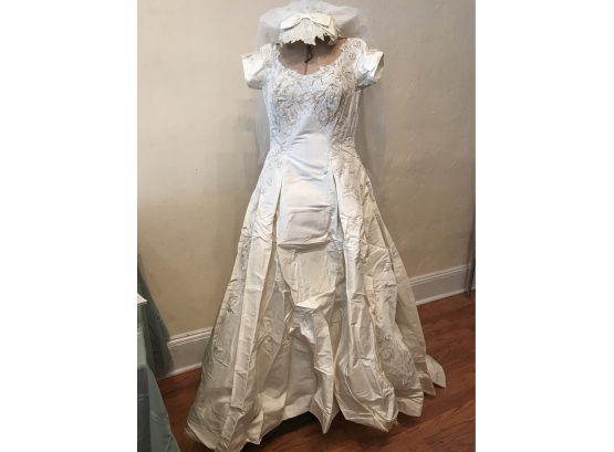 Vintage Wedding Dress With  Vail, Gloves And Garter