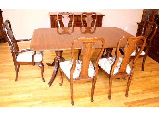 Thomasville Furniture Dining Room Table With Six Chairs