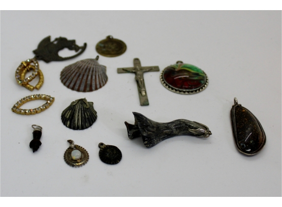 Mixed Lot Of 13 Vintage Charms -122