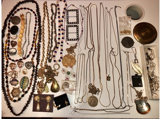 MIXED Lot Of Costume Jewelry! Good Condition - Item #93