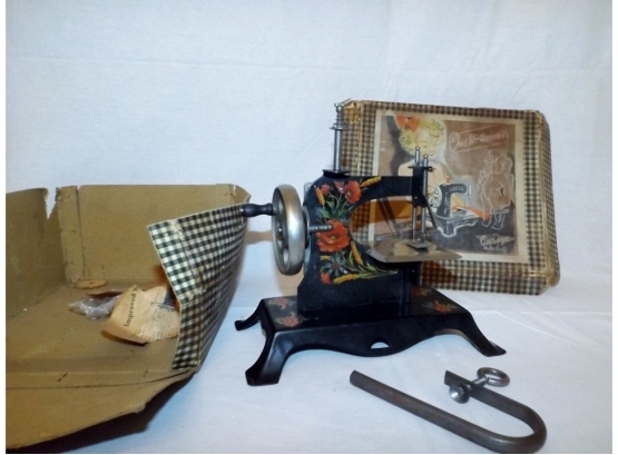 Small Antique Casige Toy Sewing Machine-27