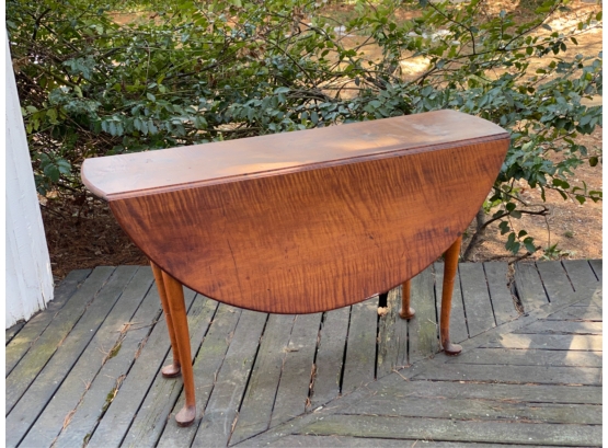 QUEEN ANNE PERIOD TIGER MAPLE DROP-LEAF TABLE