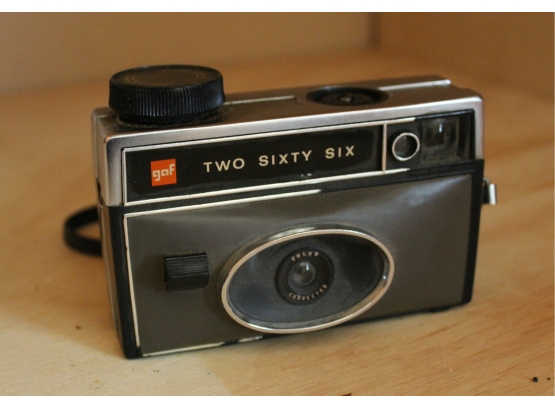 320. Vintage GAF Two Sixty Six Camera