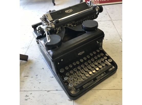 130. ANTIQUE Royal Typewriter