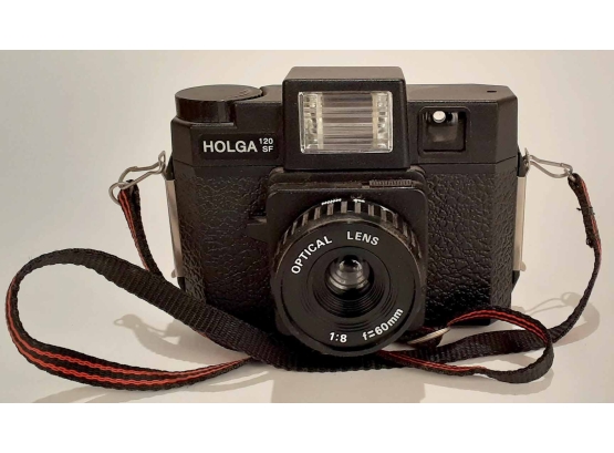 2 Holga 120mm Cameras Complete W/ Lens Capsmodel SF-120 W/ Built In Flash