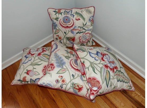 Set Of 4 Throw Pillows - Floral Pattern