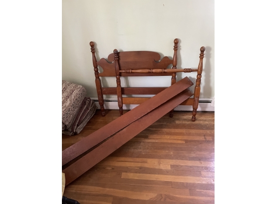 Vintage Solid Wood Colonial Style Twin Size Bed Frame