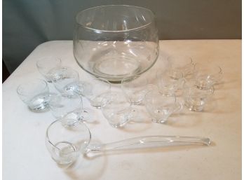 Fine Etched Grape Pattern Punch Bowl, 12 Matching Etched Cups & Glass Ladle, 11'd X 7'h