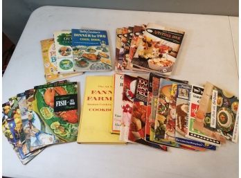 Lot Of Vintage Mid-century 1950s & 1960s Cookbook Recipe Books