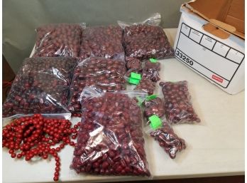 Banker's Box Of Plastic Jewelry Beads: Cranberry Reddish Brown Tones, Swirl