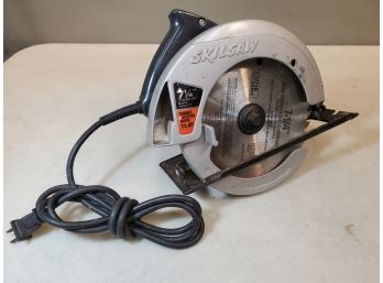 Vintage Skilsaw 574 Circular Saw, 7-1/4' Standard Duty Double Insulated 1.75 HP Burnout Protected, Working