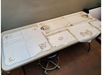 Lot Of 5 Vintage Pieces Of Embroidered & Needlepoint Linens, Decorative Table Covers & Panels Up To 50'