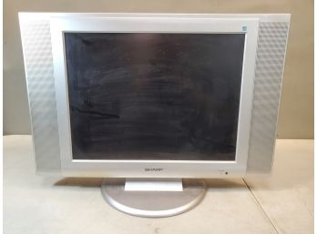 Sharp LC-20AV1U LCD Flat Screen TV, 20' 480p, Tested & Working, No Remote, Needs Cleaning