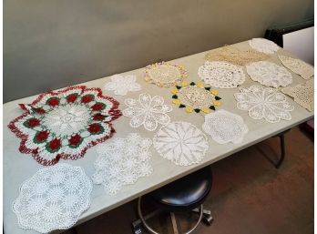 Lot Of 16 Vintage Crocheted & Lace Doilies & Decorative Panels, Up To 20' Diameter